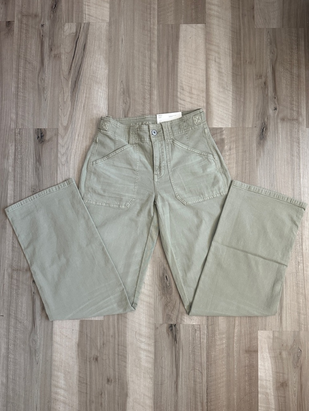NWT American Eagle Khaki Green Cargo Pants
